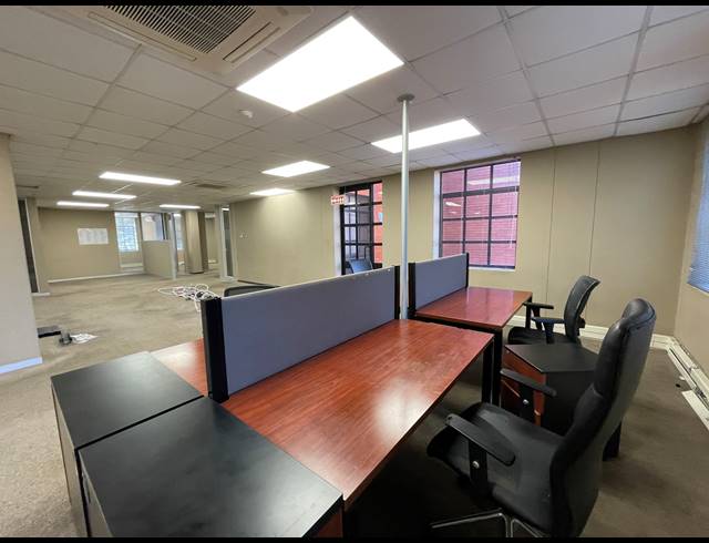 498.50M² OFFICE TO LET IN BRYANSTON